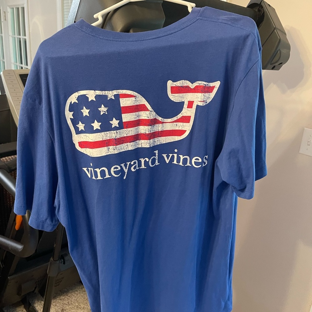 USA Vineyard Vines short sleeve tee